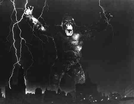 King Kong fugge dal teatro e terrorizza la città di New York