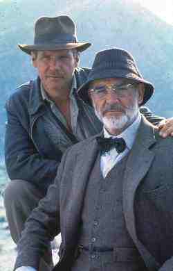 Sean Connery e Harrison Ford fotografati prima di girare una sequenza del film