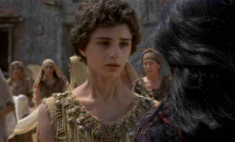 Ifigenia KOLOSSAL A CONFRONTO