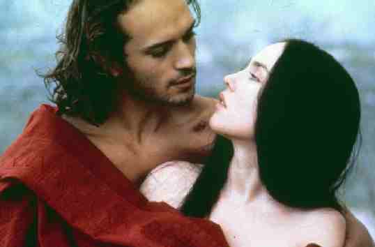 Isabelle Adjani e  Vincent Perez nel miglior primo piano del film