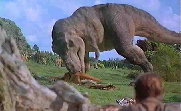 il dinosauto si ciba di suoi simili