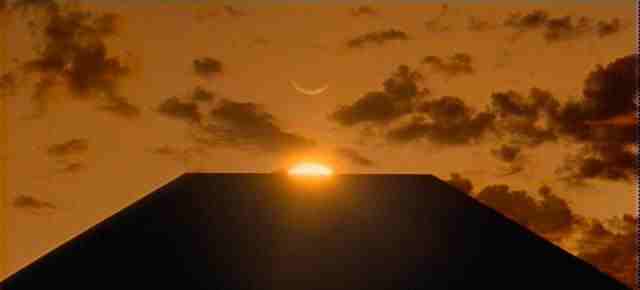 Il monolite (o monolito)