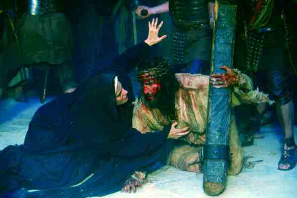 Ges� incontra sua madre