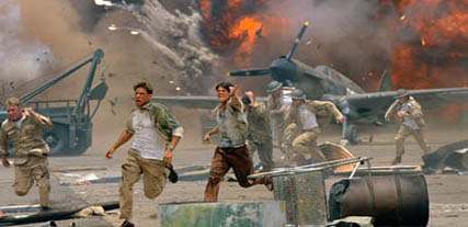 Danny si precipita in direzione del suo caccia