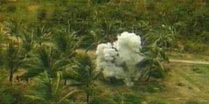 Elias, ancora vivo, � inseguito dai vietcong