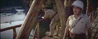 Il colonnello Saito controlla i lavori