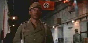 Indy travestito da nazista