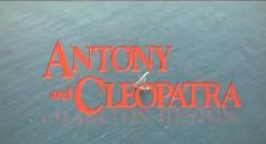 All'ombra delle piramidi